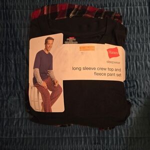 Hanes Long Sleeve Crew Top and Fleece Pant Pajama Set. For men, Size XL.